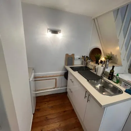 Joli Centre-ville アパート